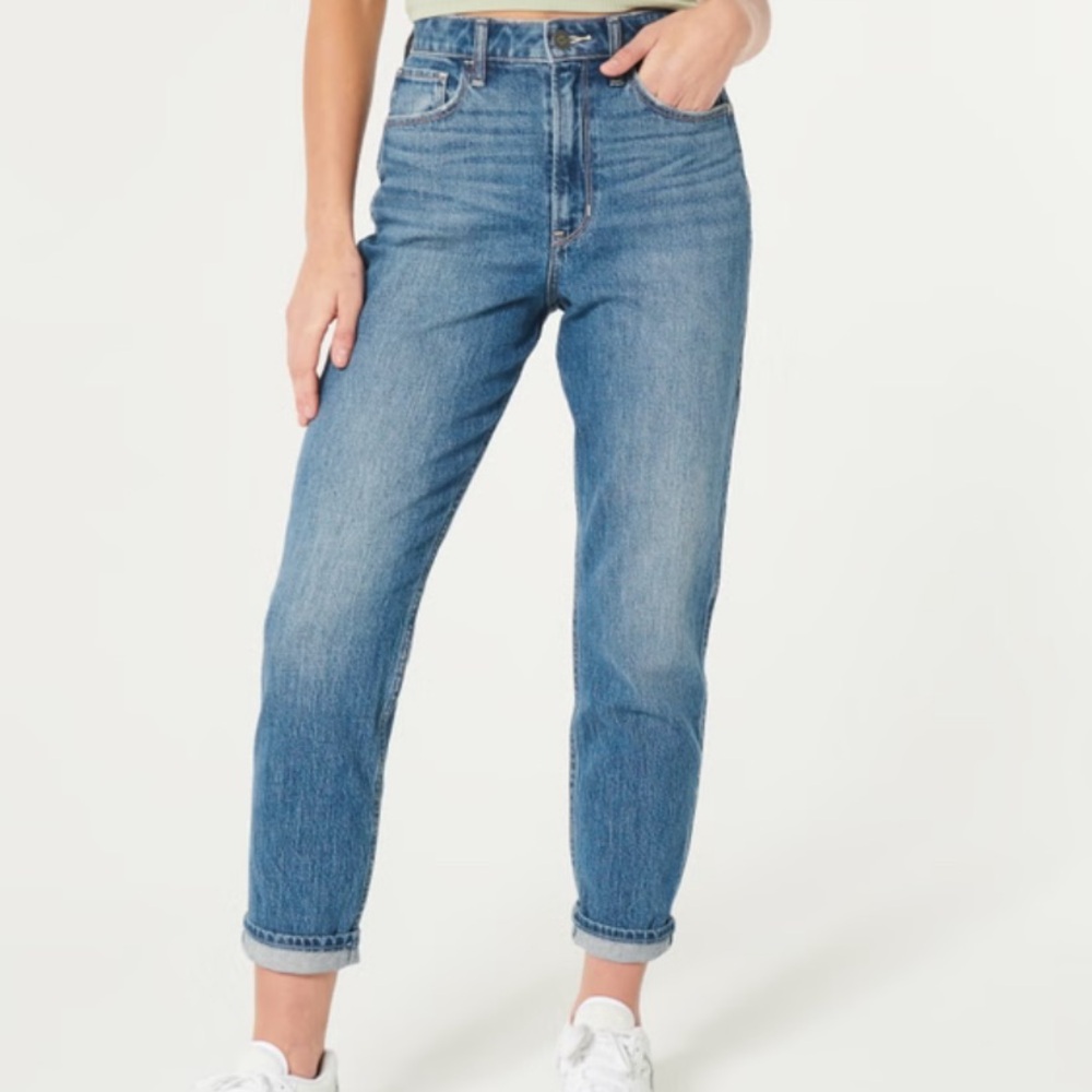 Hollister ULTRA HIGH-RISE DARK WASH MOM JEANS